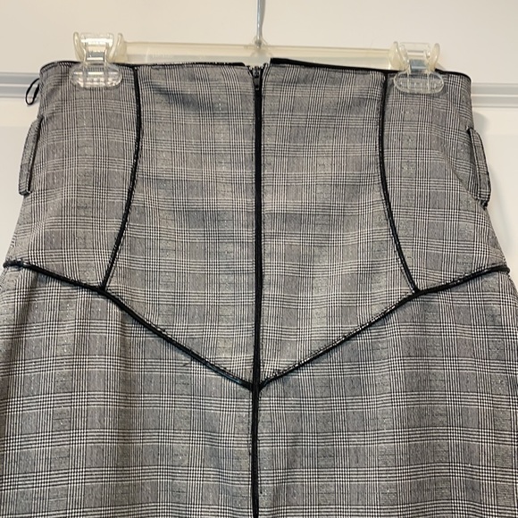 Skirt - Picture 5 of 8